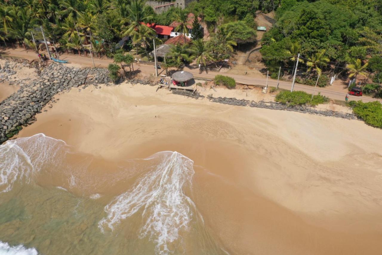 Sunchaser Beach Hotel แทนกาลเล ภายนอก รูปภาพ